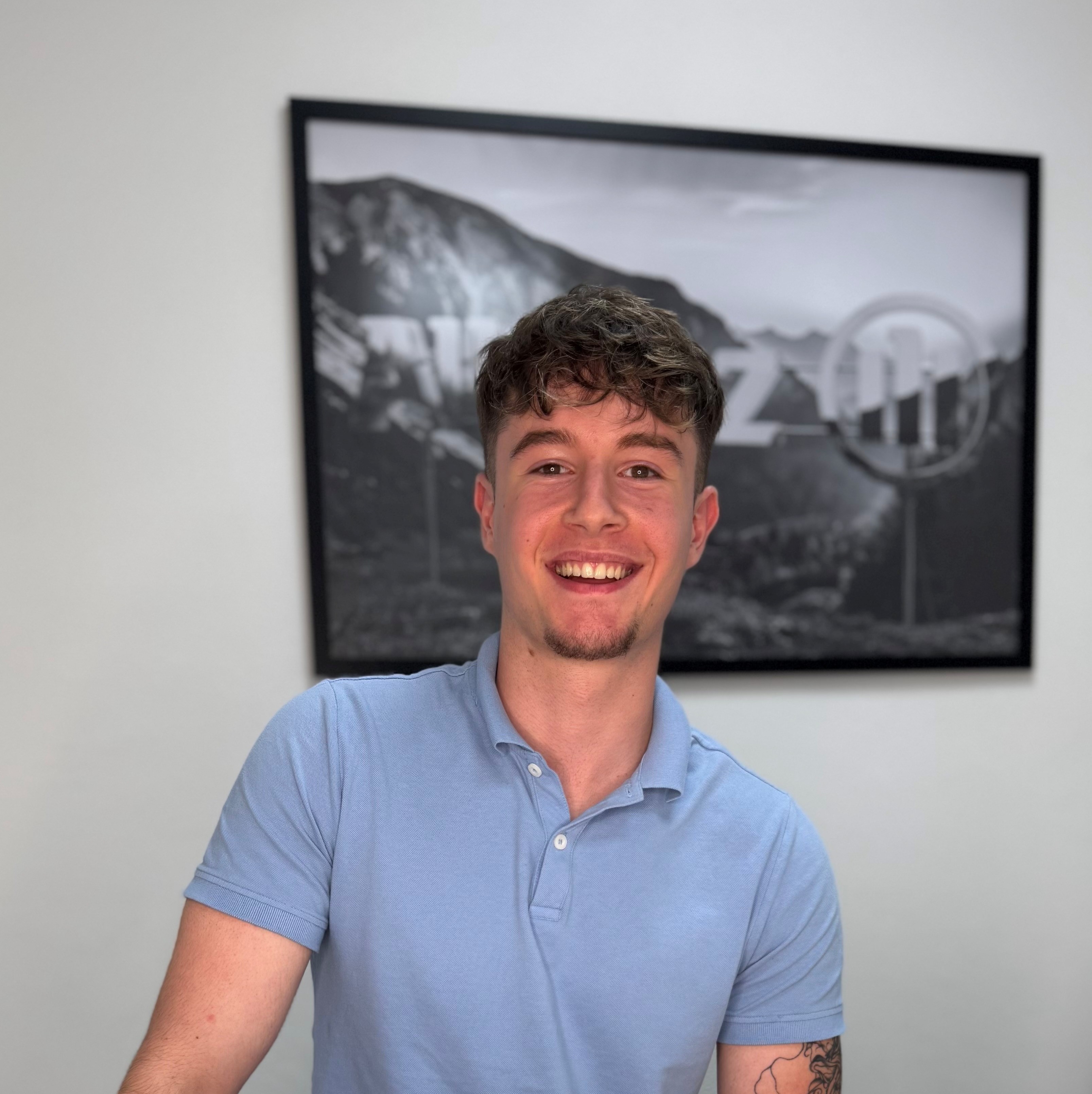 Allianz Versicherung Patrick Schmid Auerbach in der Oberpfalz - Auszubildender Adrian Ulmer