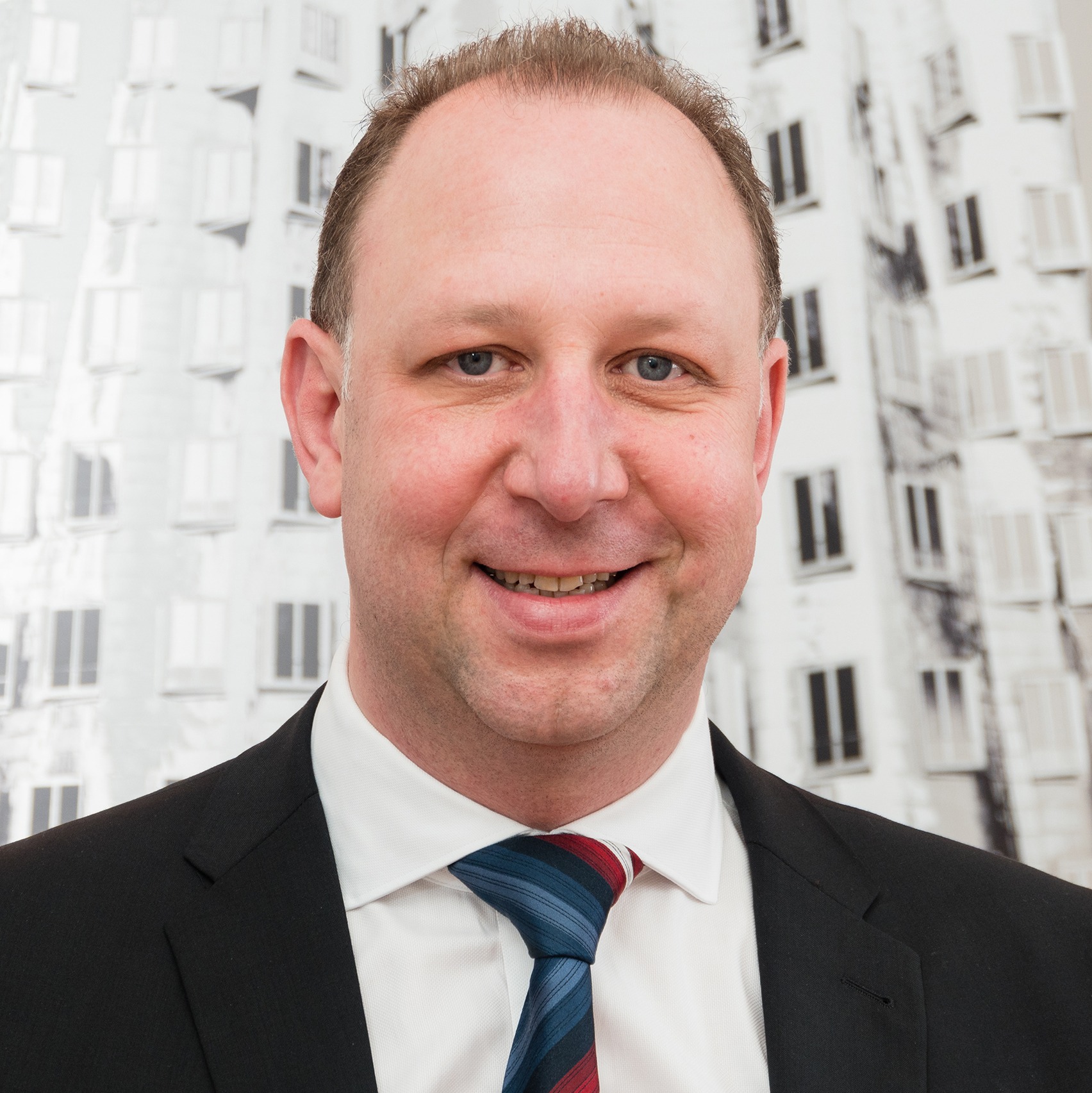 Allianz Versicherung Raphael Höfler Düsseldorf - Allianz Höfler Düsseldorf Heerdt Hafen Neuss