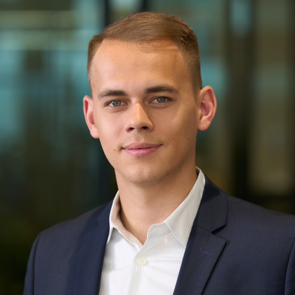 Allianz Versicherung Versicherungs-Finanzhaus Ballwanz KG Rouven Ballwanz Berlin - Leroy Popp
