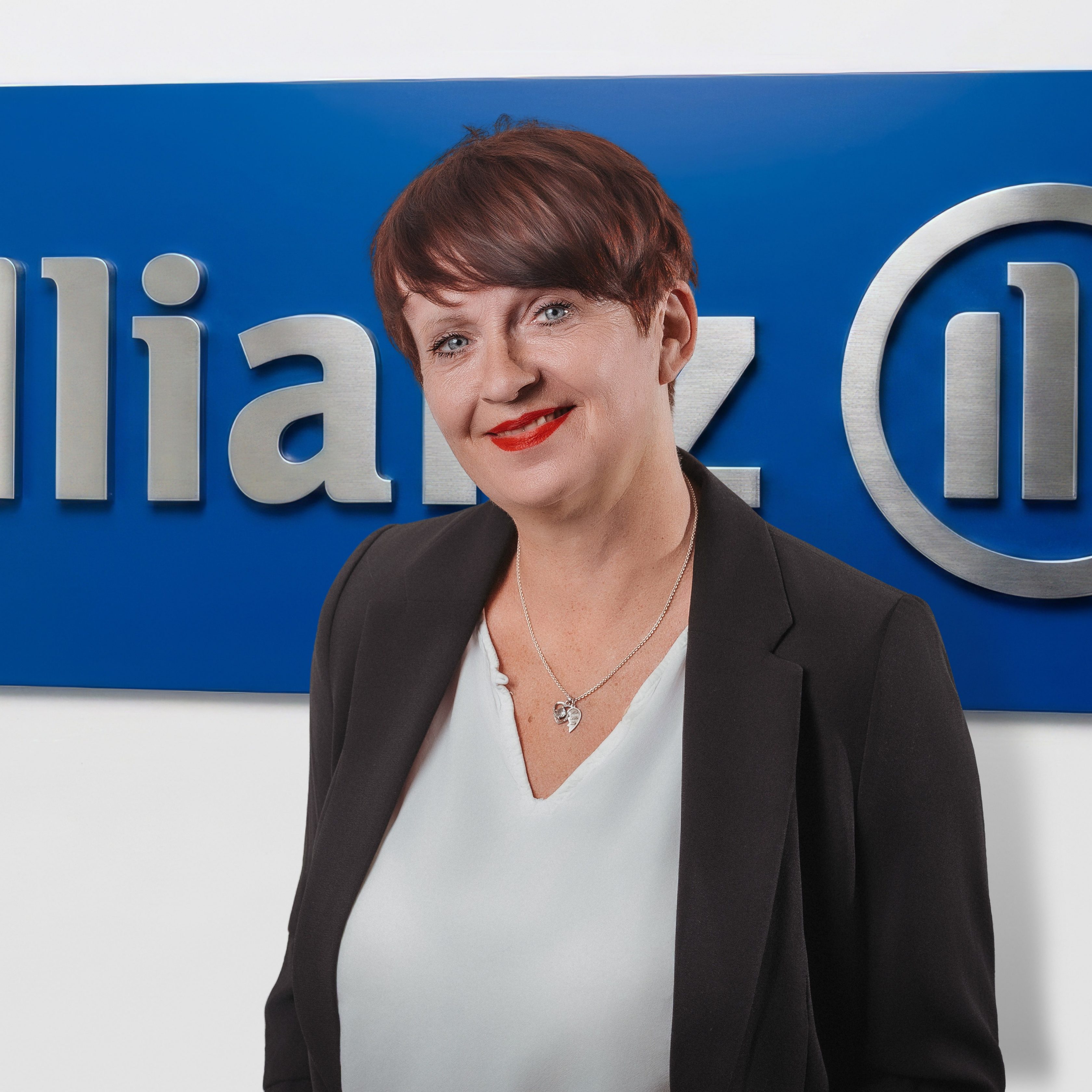 Allianz Versicherung Sebastian Buschlinger Frankfurt am Main - Büroleiterin Daniela Füllbeck