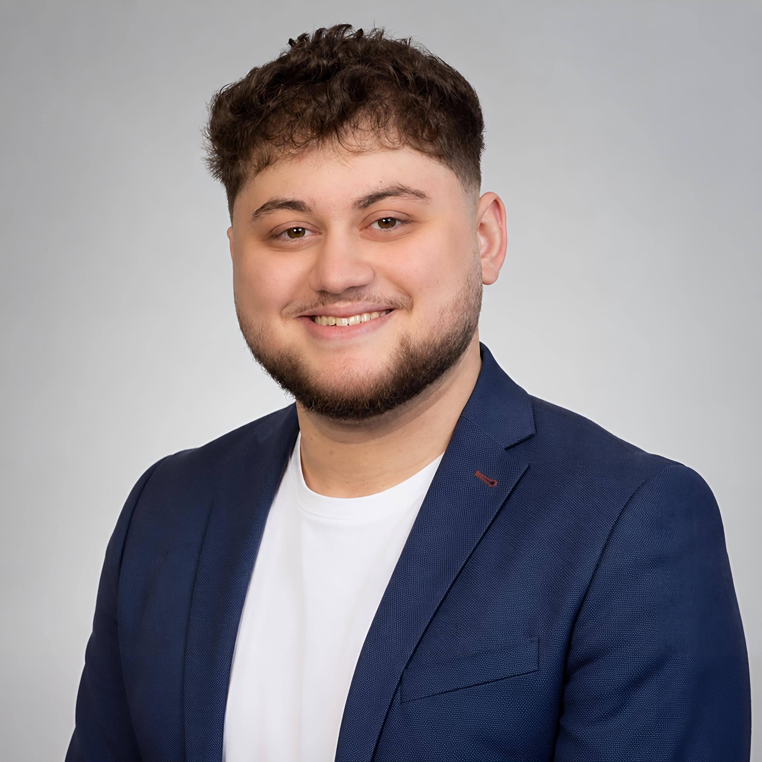 Allianz Versicherung Serkan Kiamil Oglou Kempen - Cristian Gheorghe, Azubi, Azubi 2026, Praktikant, Praktikum, Versicherungskaufmann, Versicherungskauffrau,  Versicherungen, Kempen, Grefrath, Oedt, Nettetal, Lobberich, Viersen, Krefeld, Düsseldorf, Google, WhatsApp