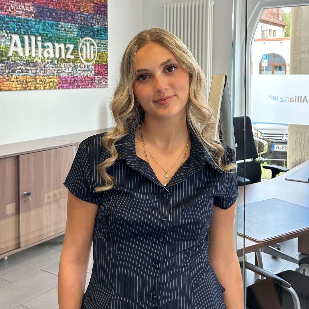 Allianz Versicherung Silvia Manca Nürnberg - Lisa Manca (Vertriebsassistentin, Werkstudentin)