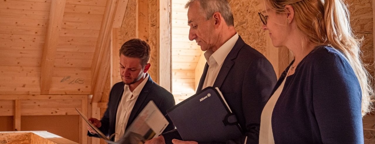 Allianz Versicherung Sommer und Schrimpf Inh. Michael Schrimpf e.K. Nideggen - Gruppenbild Rohbau Baufinanzierung des Teams