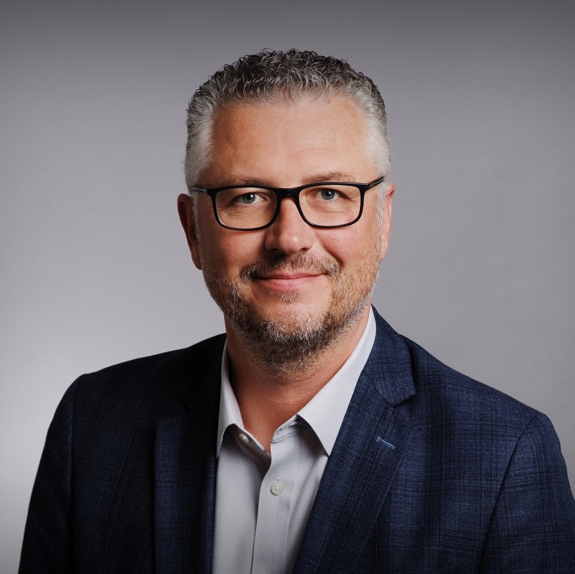 Allianz Versicherung Stefan Trier Frankfurt am Main - Darius Schulz