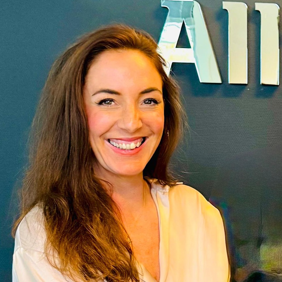 Allianz Versicherung Sulayman Nasimi Hamburg - Mona Pashkov