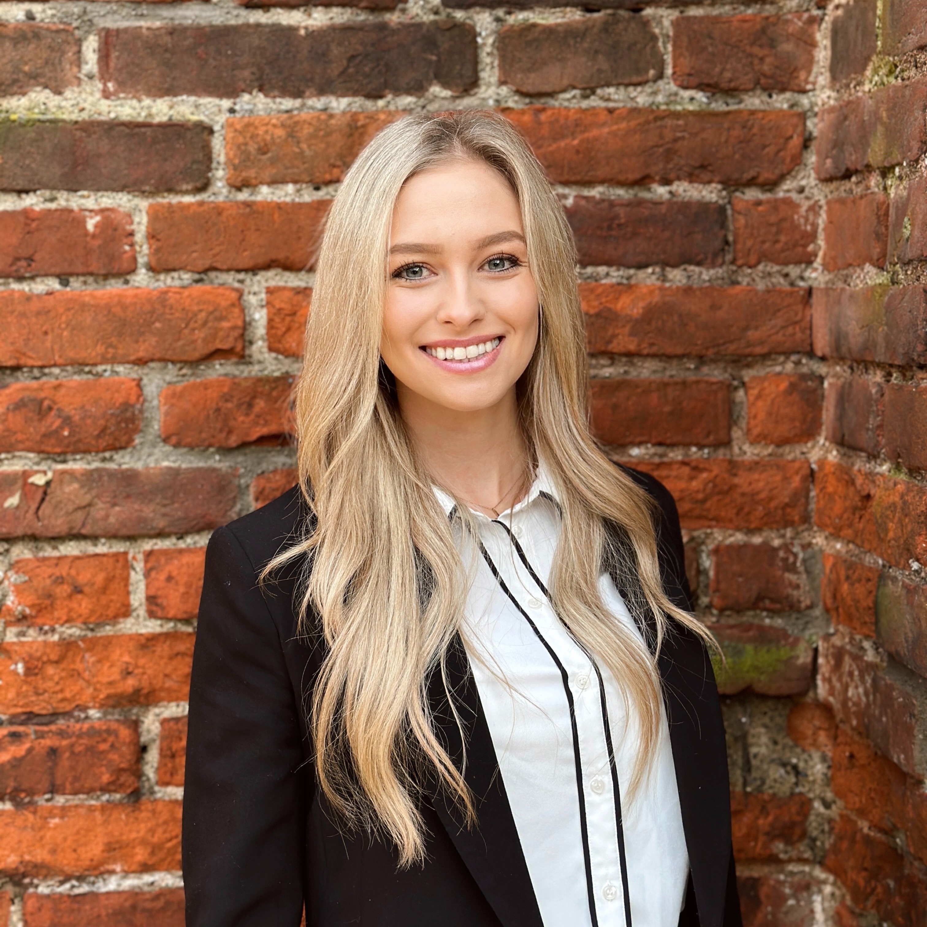 Allianz Versicherung David Terracciano und Jörg Kotsch GbR Memmingen - Isabella Ruepp Agenturpartnerin Allianz Memmingen