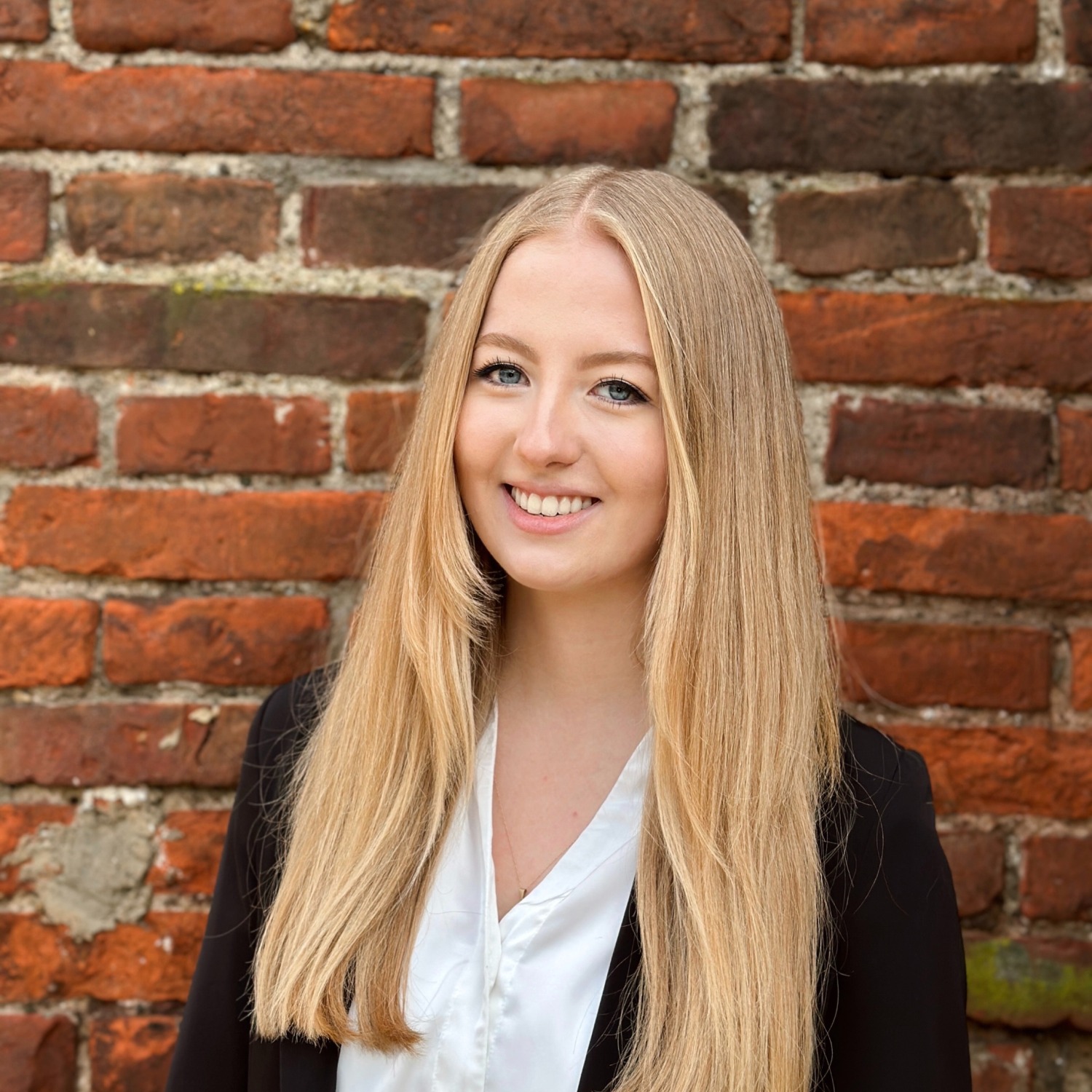 Allianz Versicherung David Terracciano und Jörg Kotsch GbR Memmingen - Elena Ruepp Allianz Versicherung Memmingen bkv bav