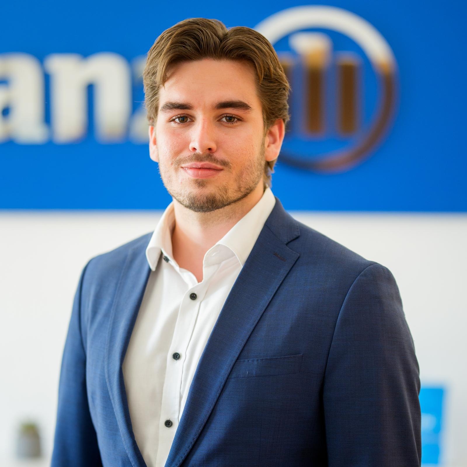 Allianz Versicherung Thomas Stieglmaier Osterburg Altmark - Mattis Staschat