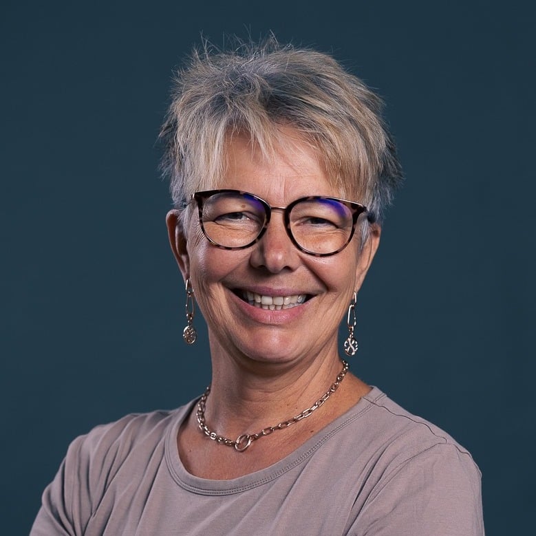 Allianz Versicherung Versicherungskontor Al Hendi und Schwarzat OHG Hamburg - Schwarzat Hund Elbe Tierversicherung Urlaub Boot