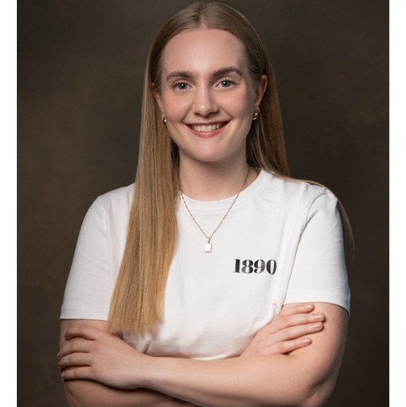 Allianz Versicherung Jacob Donath Bad Homburg - Vertriebsassistenz Janine Quägber