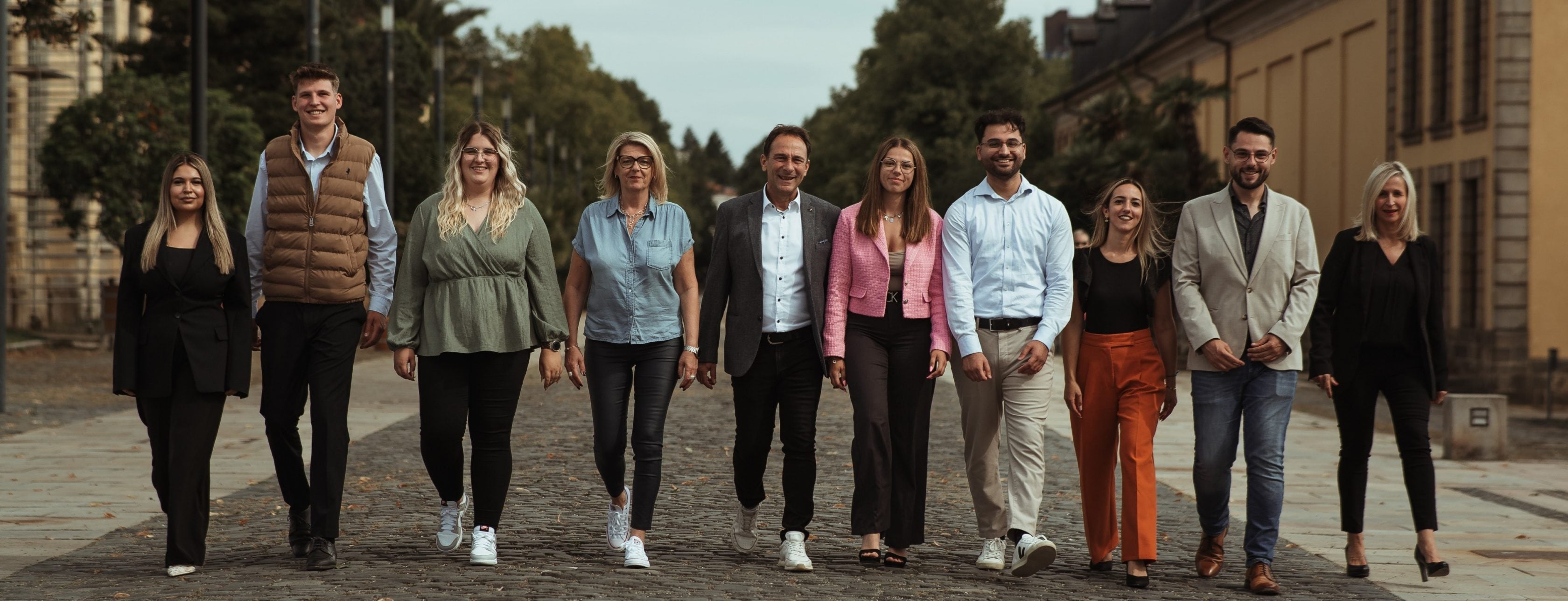 Allianz Versicherung Petrovic und Illmer Vers.und Finanzen OHG Hannover - Versicherungen Hannover, Burgdorf, Allianz, Amazon