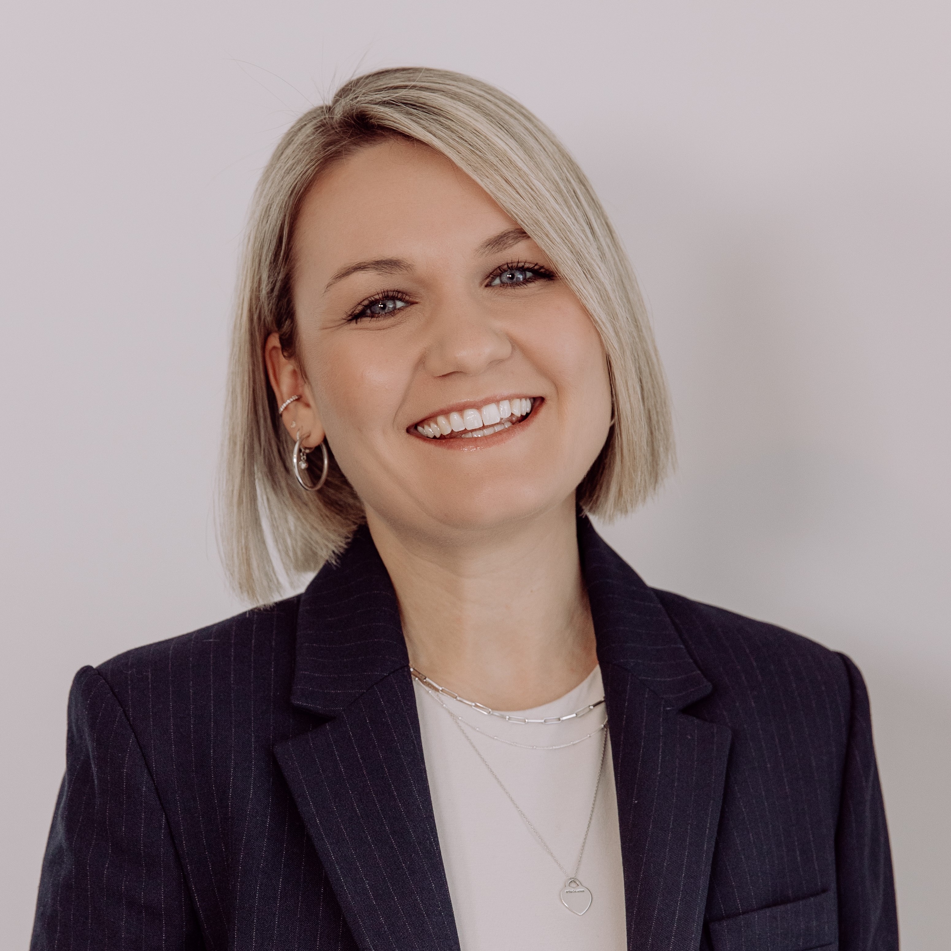 Allianz Versicherung Weber und Co.OHG Frasdorf - Franziska Niederbuchner