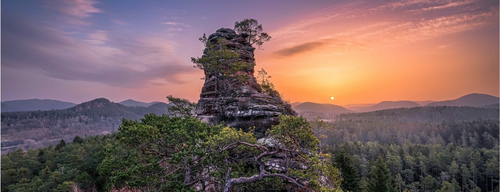 Allianz Versicherung Andreas Weiler Bad Dürkheim - Panoramabild Sonnenuntergang Slevogtfelsen