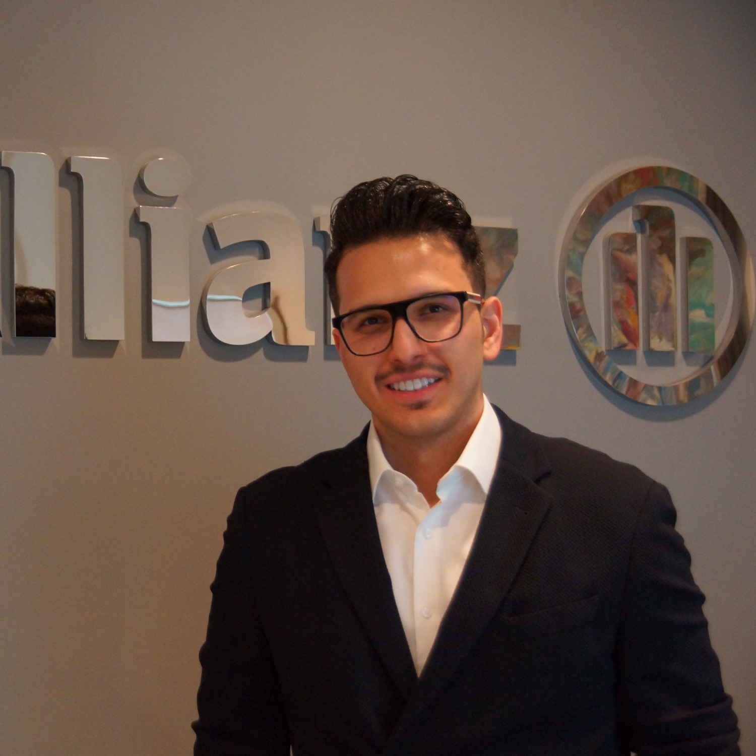 Allianz Versicherung Wirz OHG Köln - Amir Nami Mollai Kundenberater Firmenversicherung 